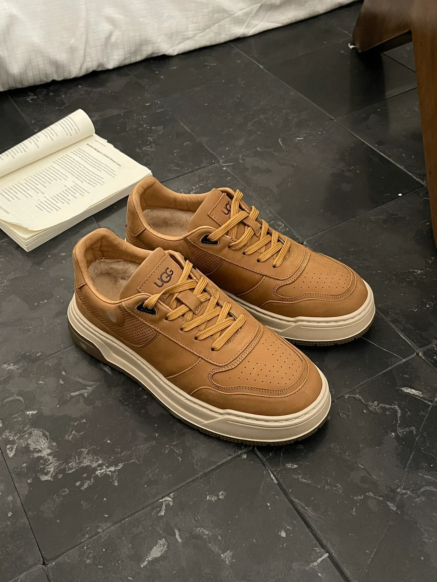 Men's men's shoes 💰600 𝐔𝐆𝐆 | Work sneakers Duicun, selected first-layer cow nubuck, simple, retro style, super good-looking, exclusive private model outsole, comfortable and good anti-slip effect, real wool lining, must be arranged for autumn and winter matching!   Size：39-46